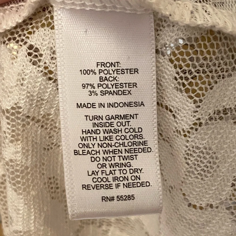 Express. Gold & Silver Sequin Tank with White Lace Back. Size XS. 🤍🩶✨ - Picture 5 of 6